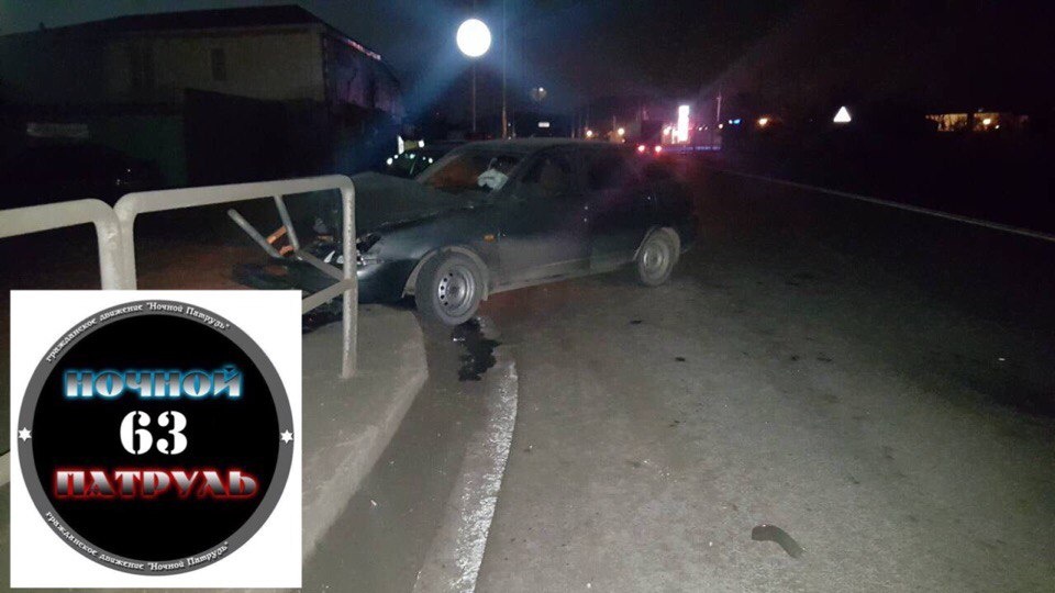 Приора врезалась в заправку