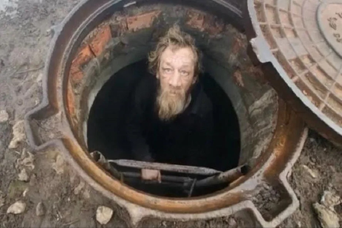 Мужик, живший в канализации Тольятти, проходит адаптацию в приюте